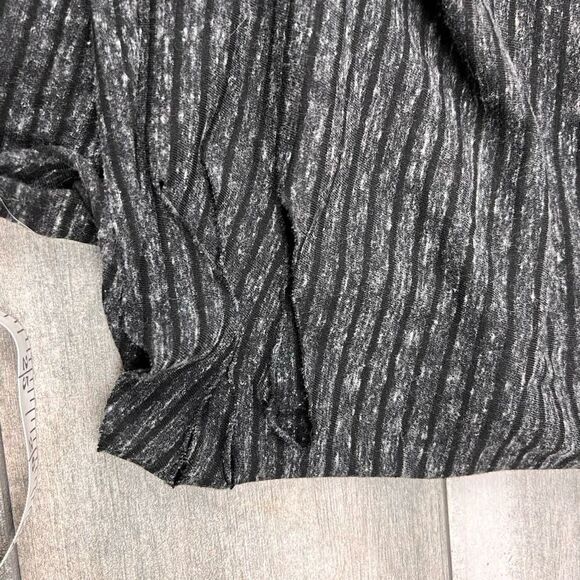 ASOS longline distressed stripe tee shirt - Picture 3 of 8